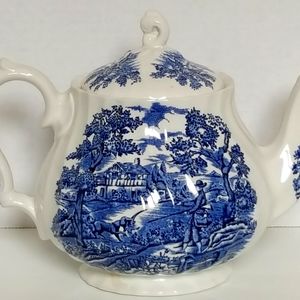 Vintage teapot: The Hunter by Myott